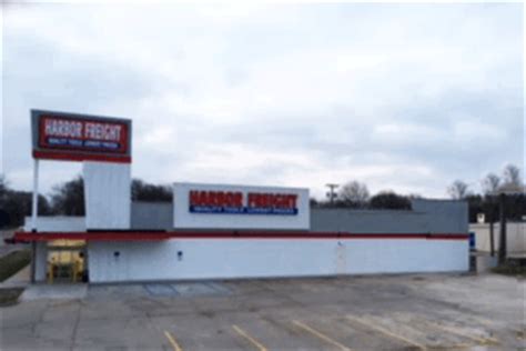 Open daily from<strong> 8:00 am to 8:00 pm,</strong> with a website and phone number for. . Harbor freight sedalia mo